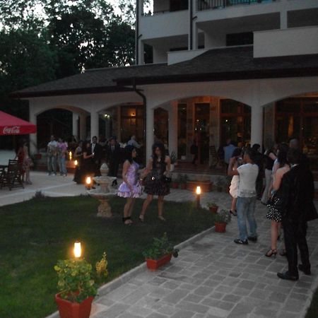 Hotel Park Karnobat Εξωτερικό φωτογραφία