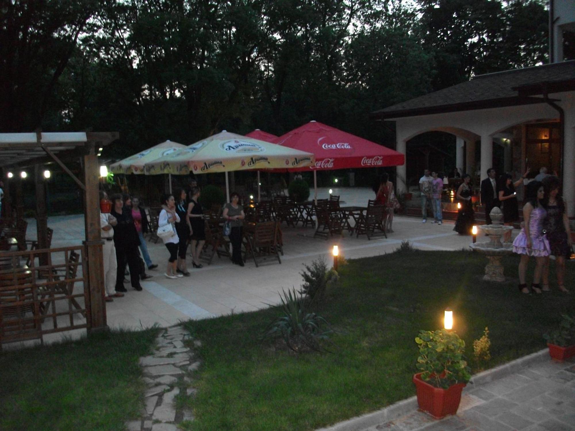 Hotel Park Karnobat Εξωτερικό φωτογραφία